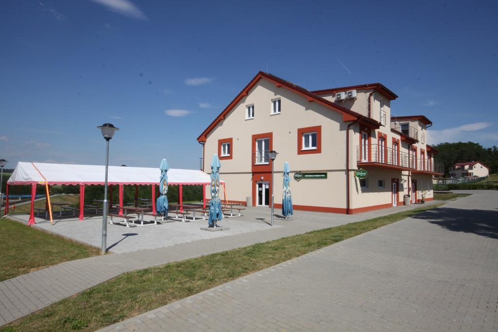 Mobilheimy U Prehrady 호텔 Horní Dunajovice 외부 사진